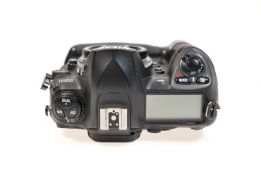 Nikon D200 + MB-D200 gebraucht #9165588