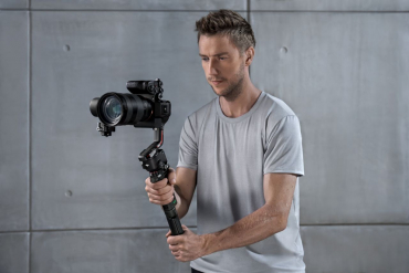 Panasonic DC-S5 II + S 20-60mm f3.5-5.6 + DJI RS3 Combo