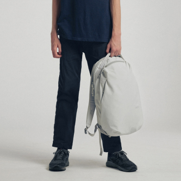 Urth Norite 24l Backpack gris cendré