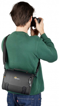 Lowepro Adventura SH 140 III black
