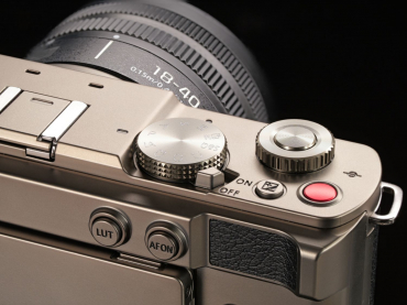 Panasonic Lumix DC-S9 + S 18-40mm titan/schwarz Limited Edition