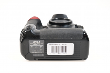 Nikon D200 + MB-D200 gebraucht #9165588