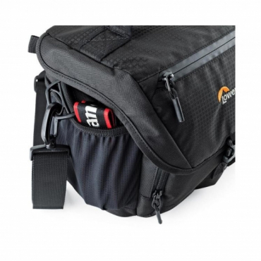 Lowepro Nova 170 AW II black pièce unique