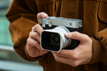 Fujifilm GFX 100RF Argent + Voigtländer Prof. haute vitesse SDXC 256GB UH
