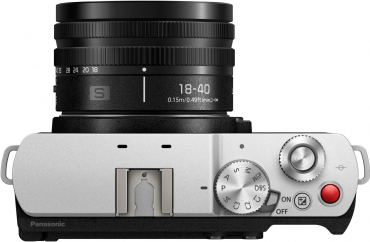 Panasonic Lumix DC-S9 silber/schwarz + S 18-40mm f4,5-6,4