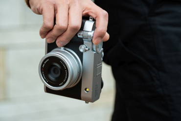 Fujifilm GFX 100RF Argent + Voigtländer Prof. haute vitesse SDXC 256GB UH