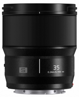 Panasonic DC-S9 + Lumix S 28-200mm f4-7.1 Macro + Lumix S 35mm f1.8