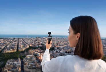 DJI Osmo Pocket 4 Creator Combo
