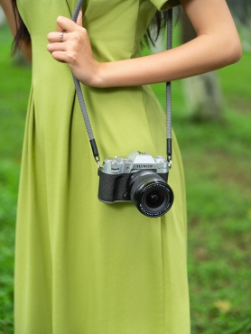 Fujifilm X-T50 Gehäuse silber + Sigma 16-300mm f3,5-6,7 DC OS Fuji X