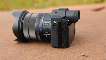 Sony DSC-RX10M5 + Sony 512GB SDXC Cl10 UHS-II U3 V60