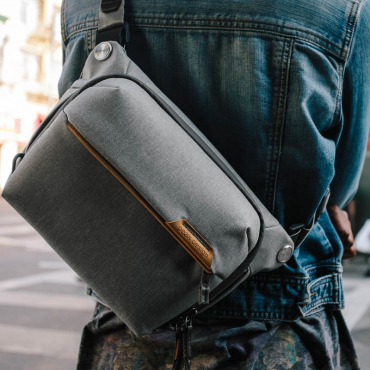 Peak Design Everyday Sling 3L Hellgrau