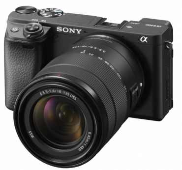Sony ILCE-6400 + 18-135mm + SmallRig 2310B Cage