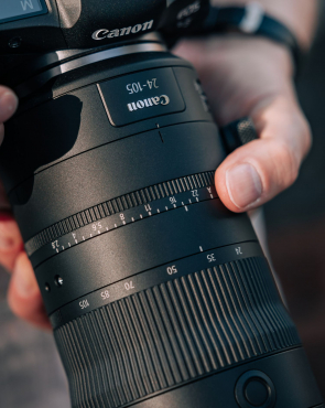 Canon EOS R1 + RF 24-105mm f2,8 L IS USM Z