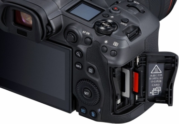 Canon EOS R5 + EF-Adapter + ZEISS Milvus 100mm f2
