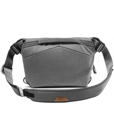 Peak Design Everyday Sling 3L Hellgrau